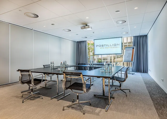 Postillion Wtc 酒店 4*