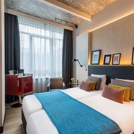 Postillion Hotel Rotterdam City Centre 4*