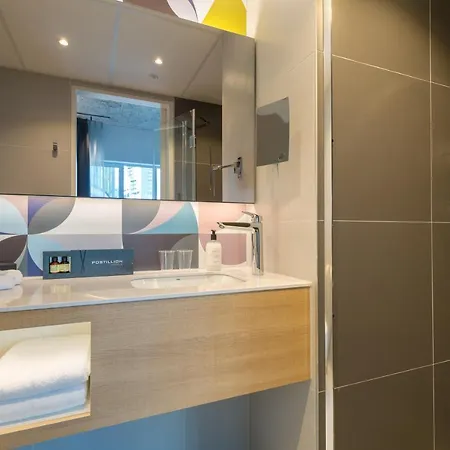Postillion Hotel Rotterdam City Centre 4*