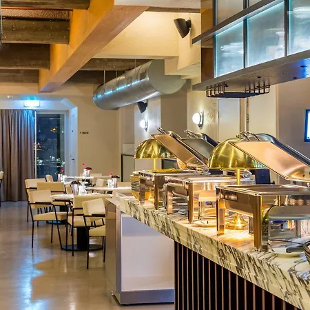 Postillion Hotel Rotterdam City Centre 4*