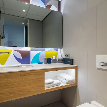 Postillion Hotel Rotterdam City Centre 4*